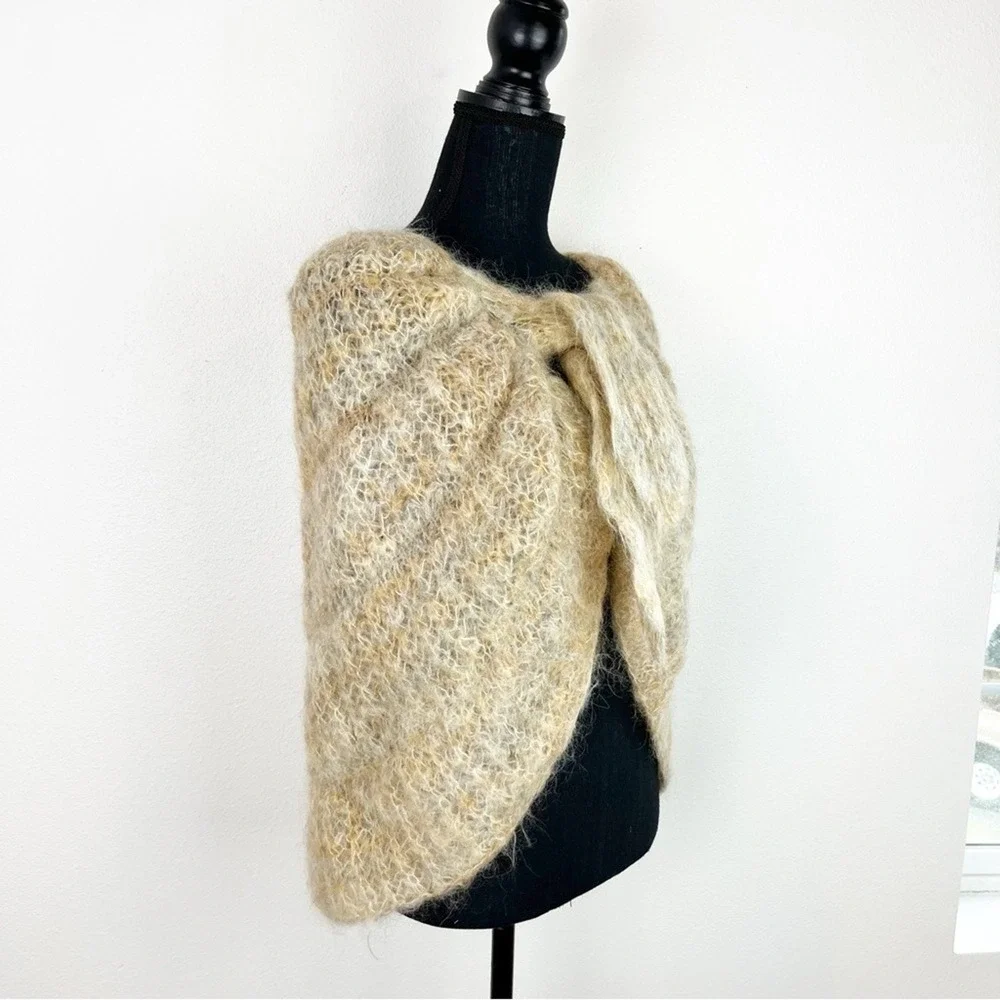 Wool Shawl Hand‑Knit Wrap Cape S/M Tan Cream Dutch Heritage